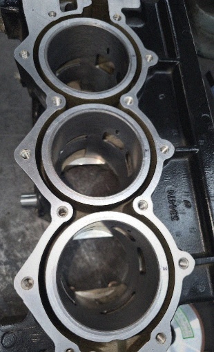 Engine block cylinder honing at Rogue Metalworking in Pioneer, California